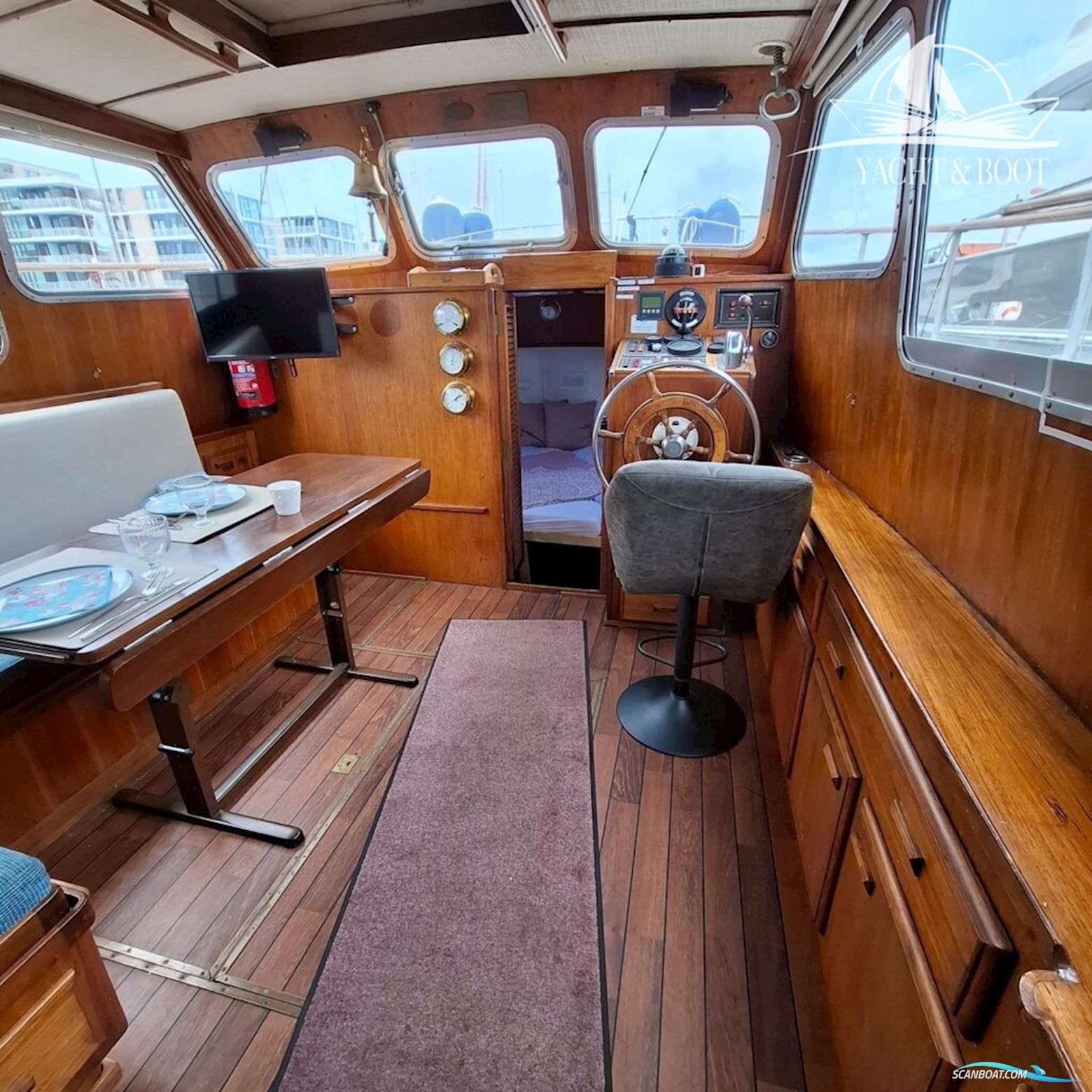 Gladstone Lyall & Co Gladstone Lyall & Co Aquila Queen Trawler 35