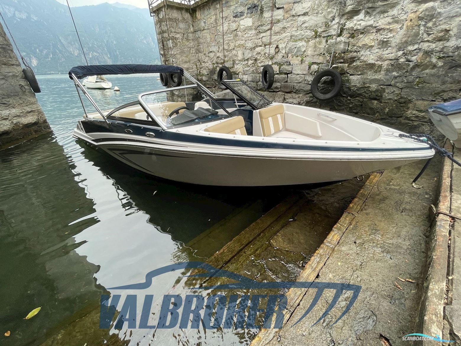 Glastron GT 185 Motorbåd 2017, med Volvo Penta V6 C-SX motor, Italien