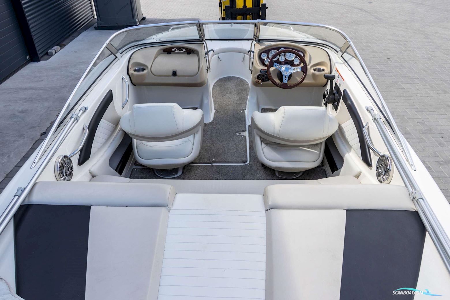Glastron GT 185