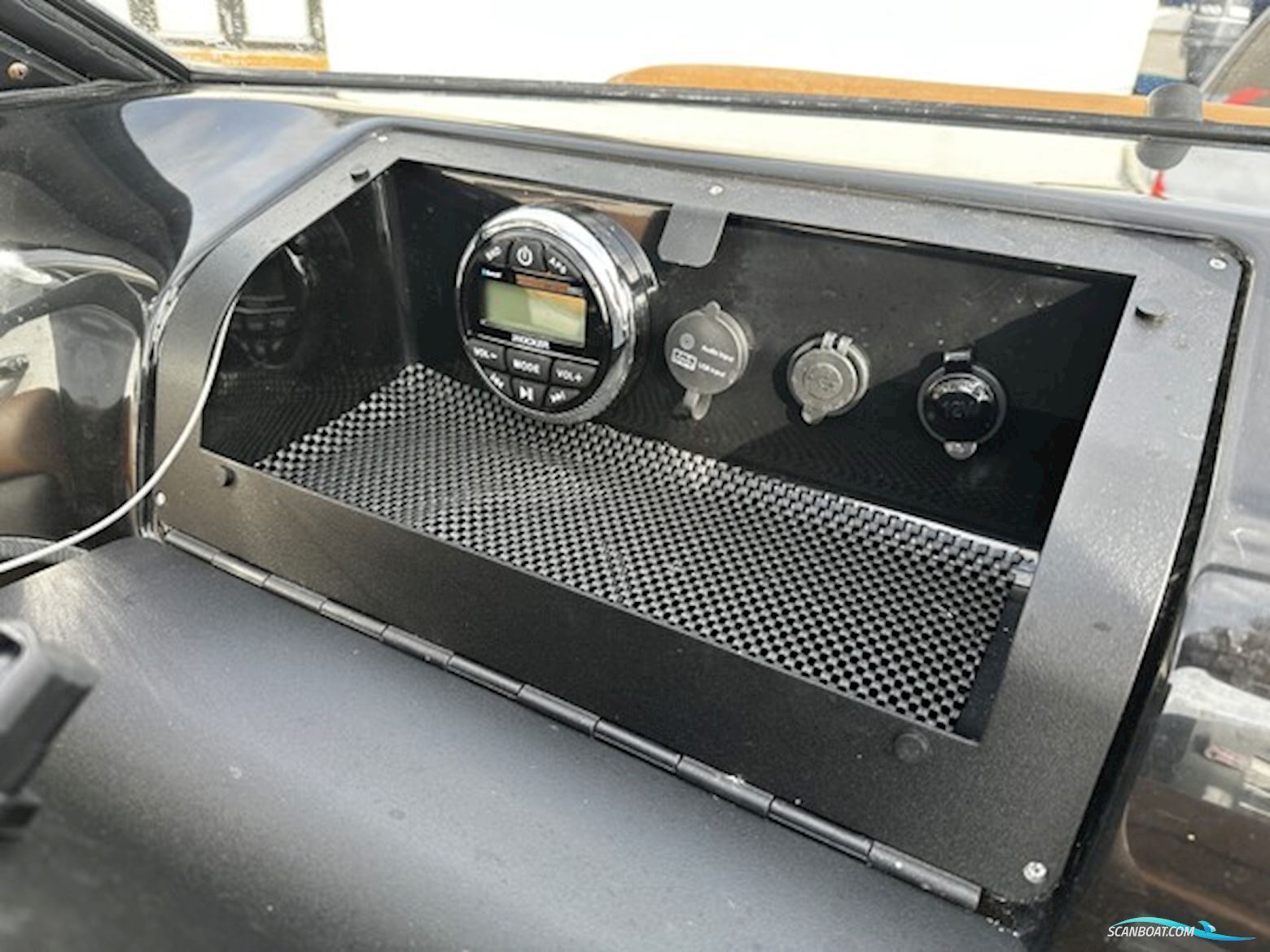 Glastron GT 205 Limited, Mercruiser 4.5 Mpi 200 HK