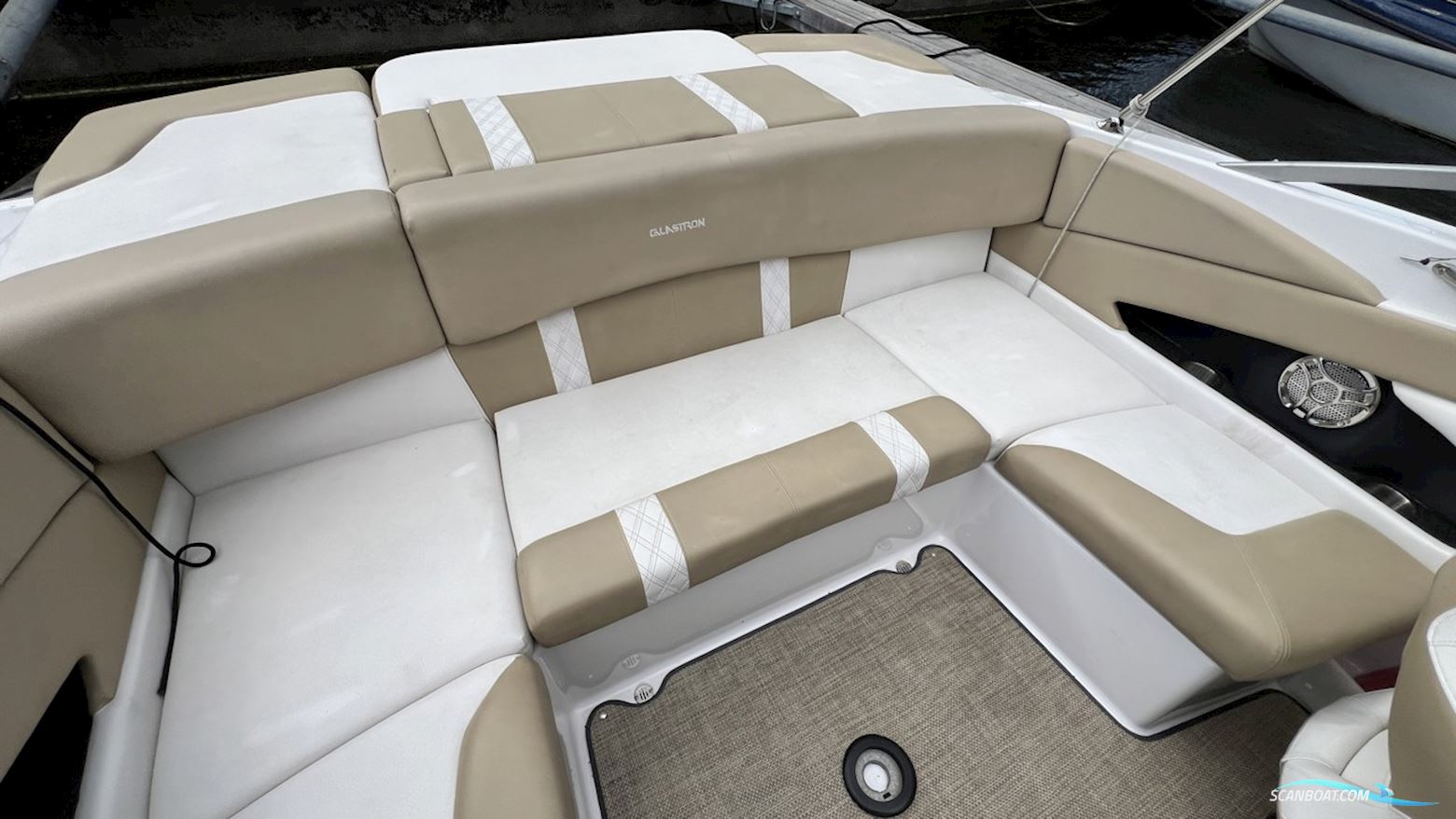 Glastron GT 229