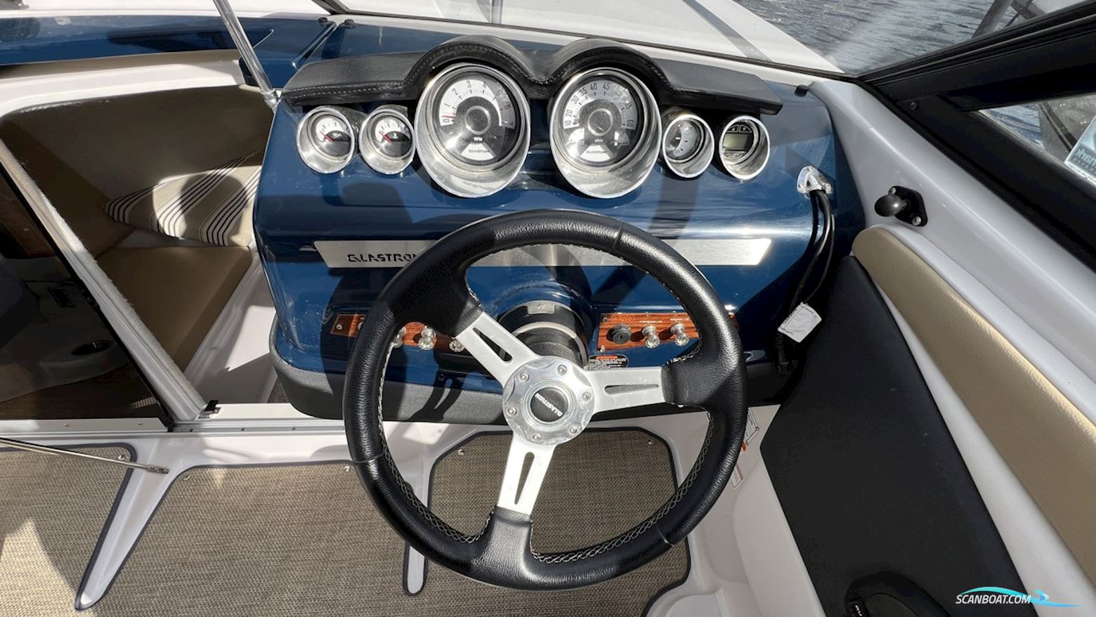 Glastron GT 229