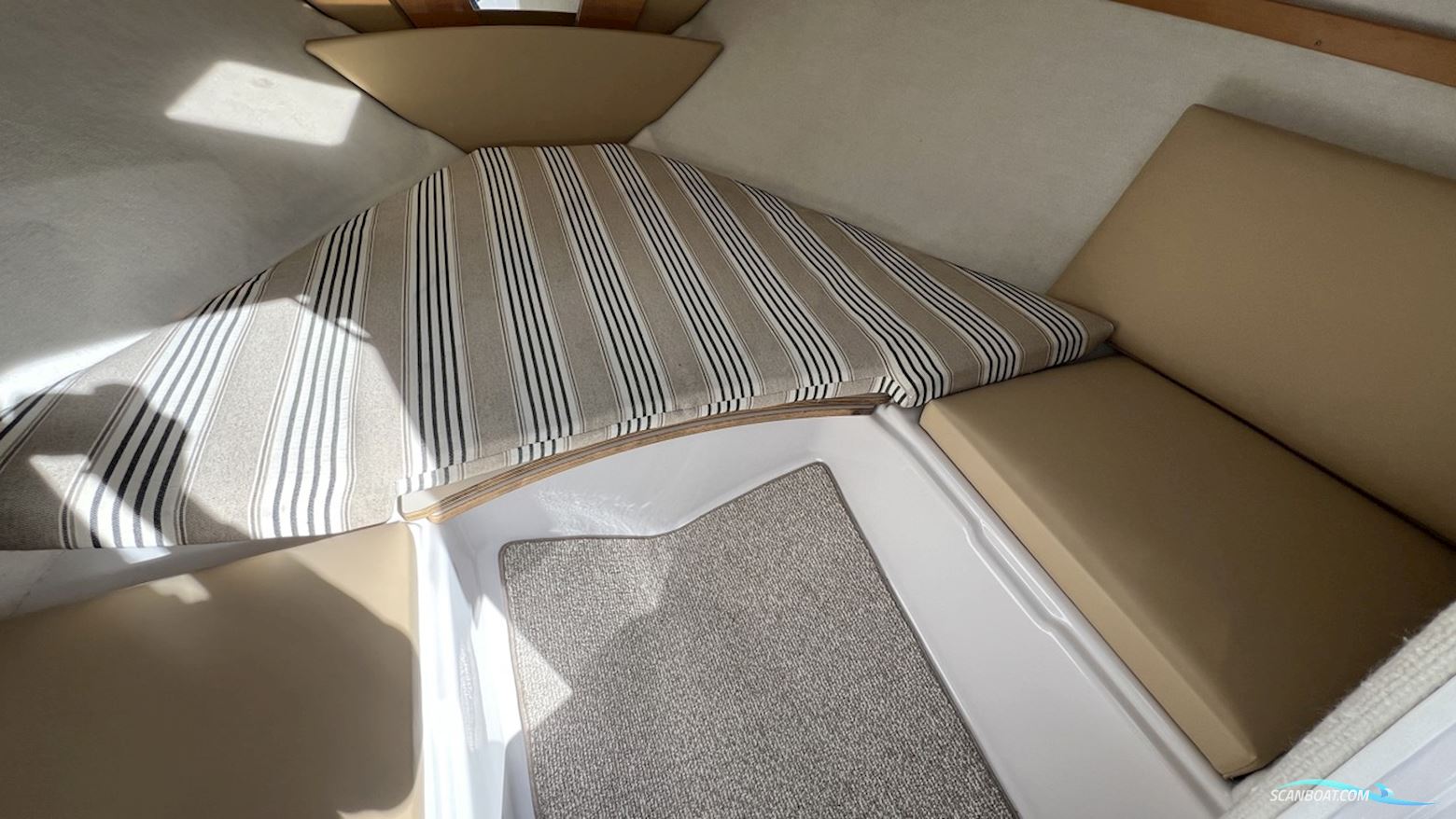 Glastron GT 229