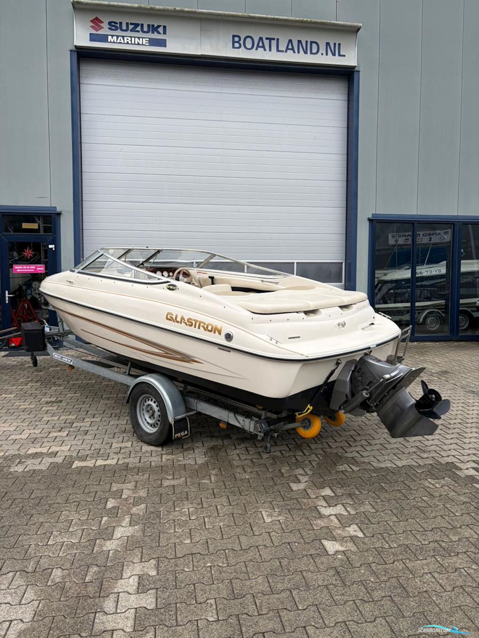 Glastron GX185 Bowrider