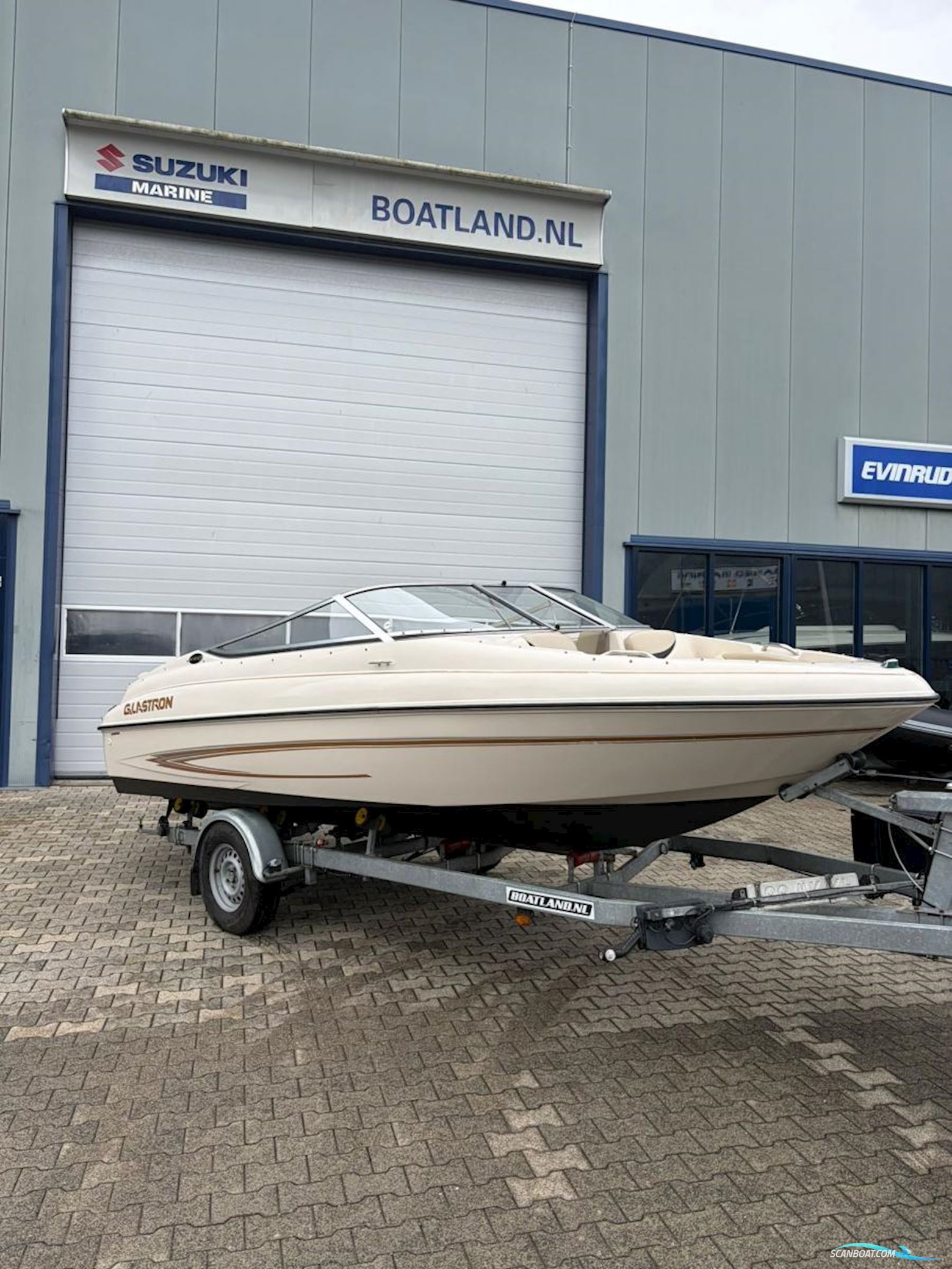Glastron GX185 Bowrider