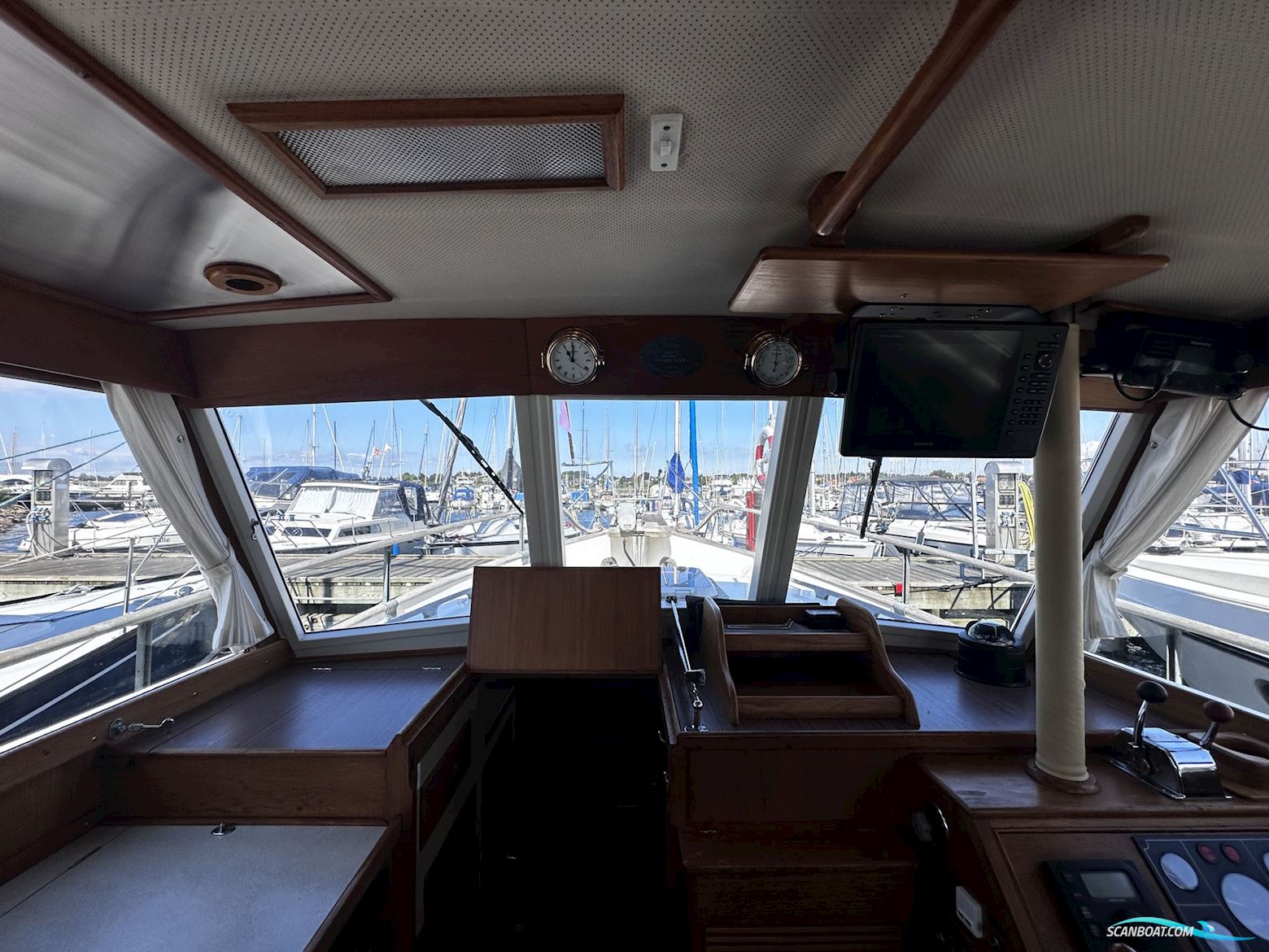 Grand Banks 32