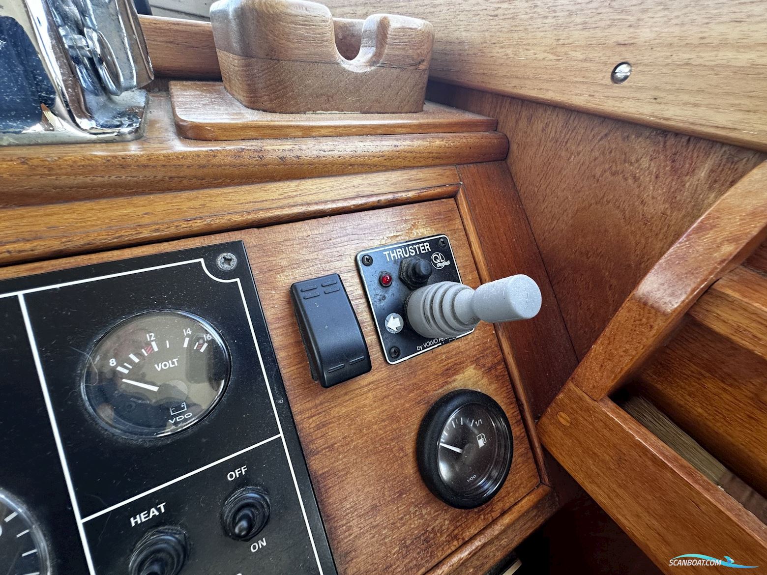 Grand Banks 32