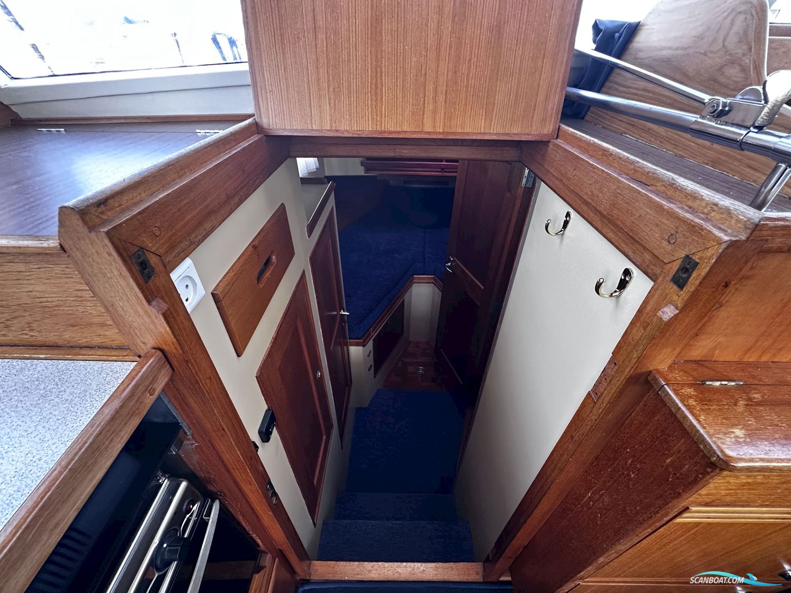 Grand Banks 32