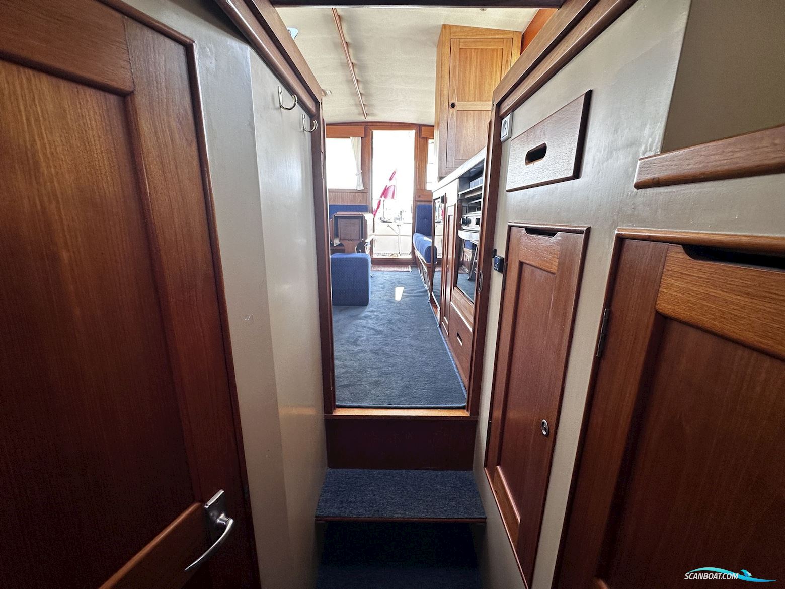 Grand Banks 32