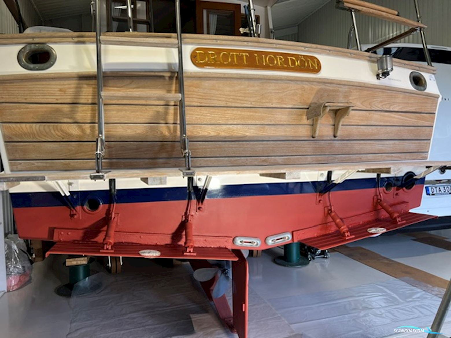 Grand Banks 32