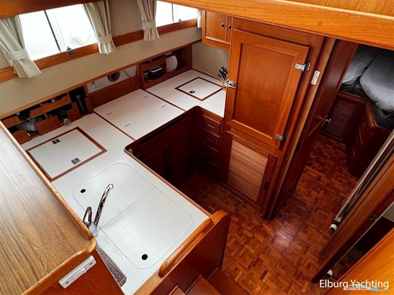 Grand Banks 42 - Motoryacht