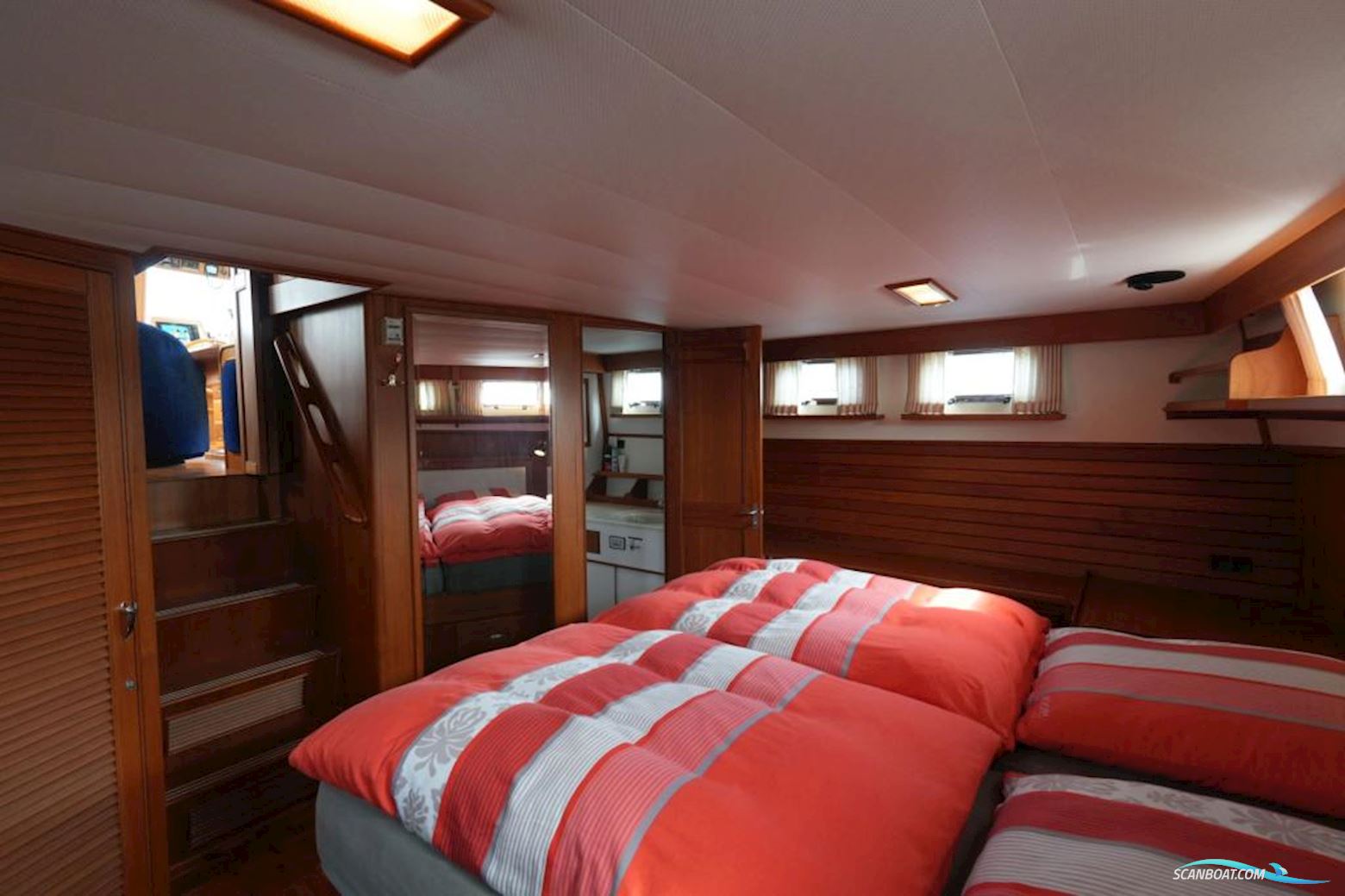 Grand Banks 46 Motor Yacht