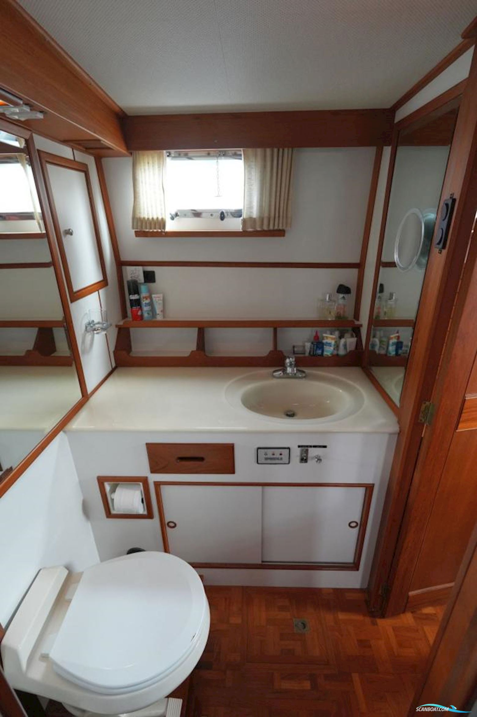 Grand Banks 46 Motor Yacht