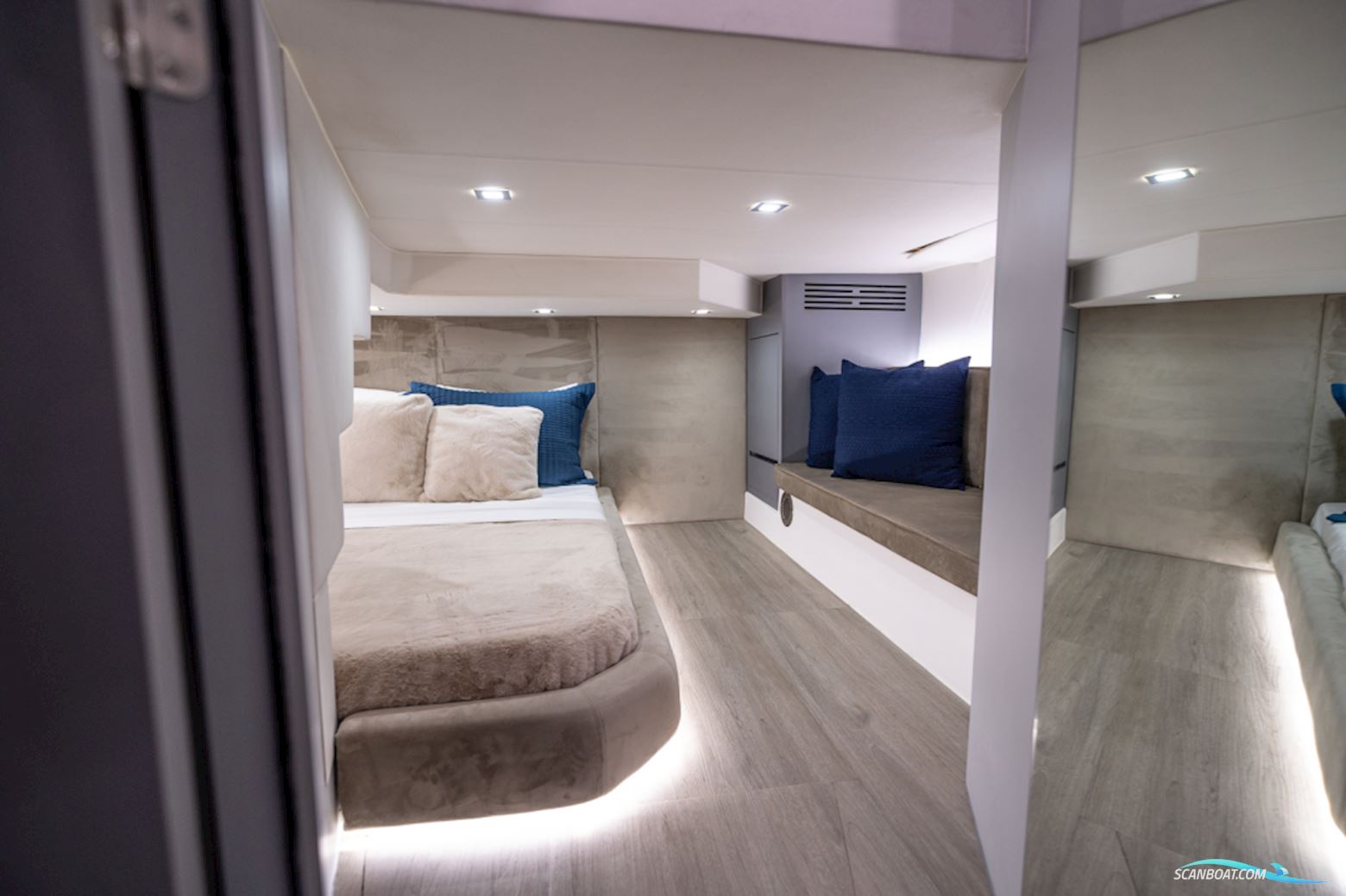 Grand Ocean 37