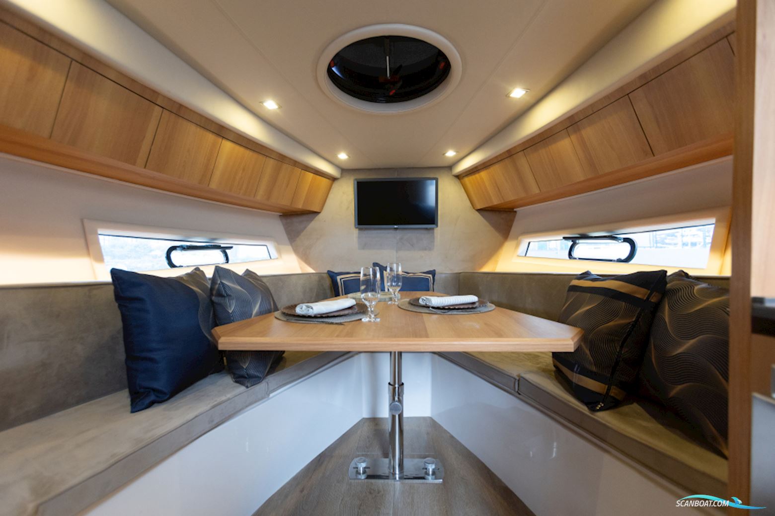 Grand Ocean 37