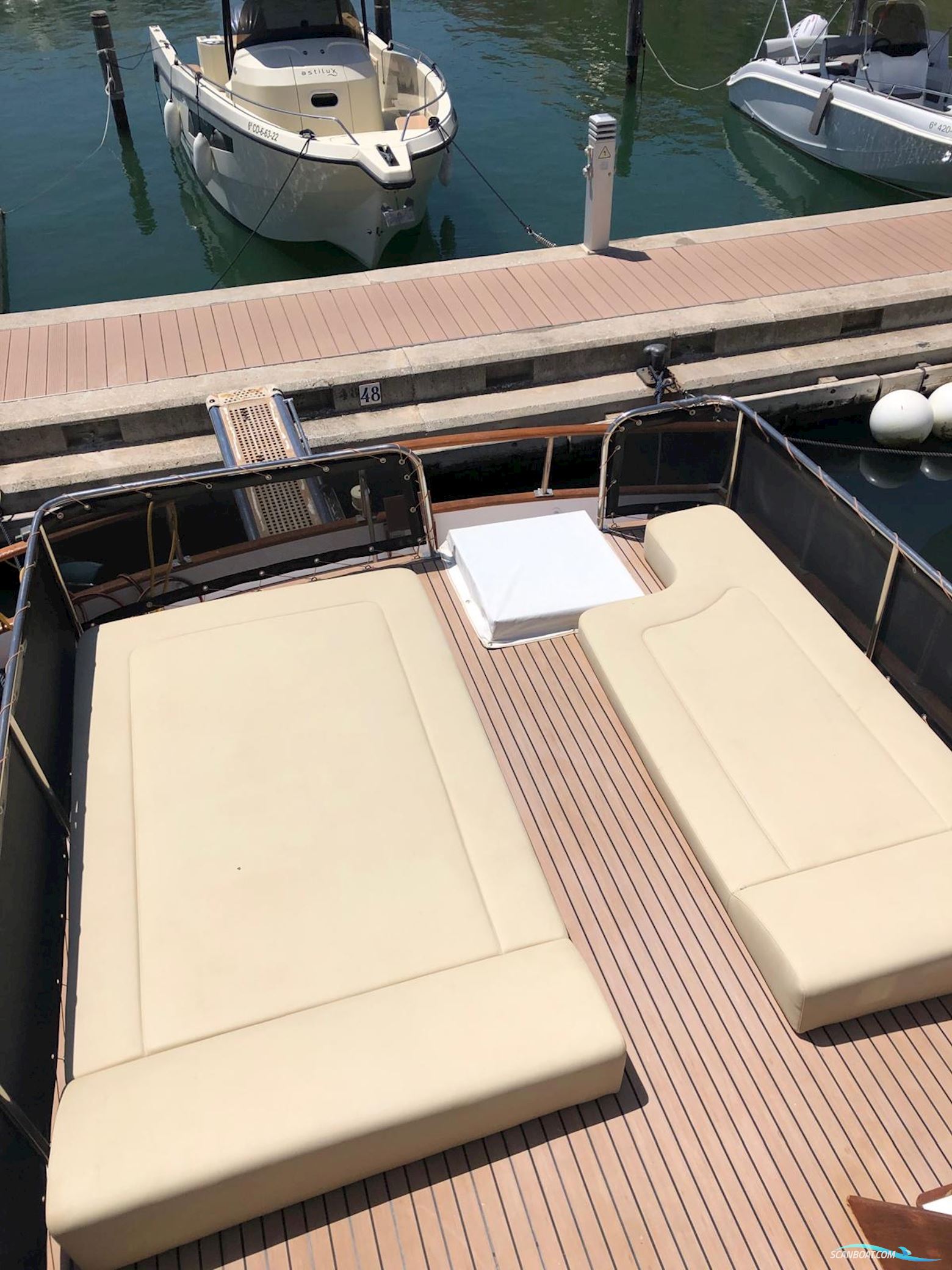 Grandbanks 42 Classic