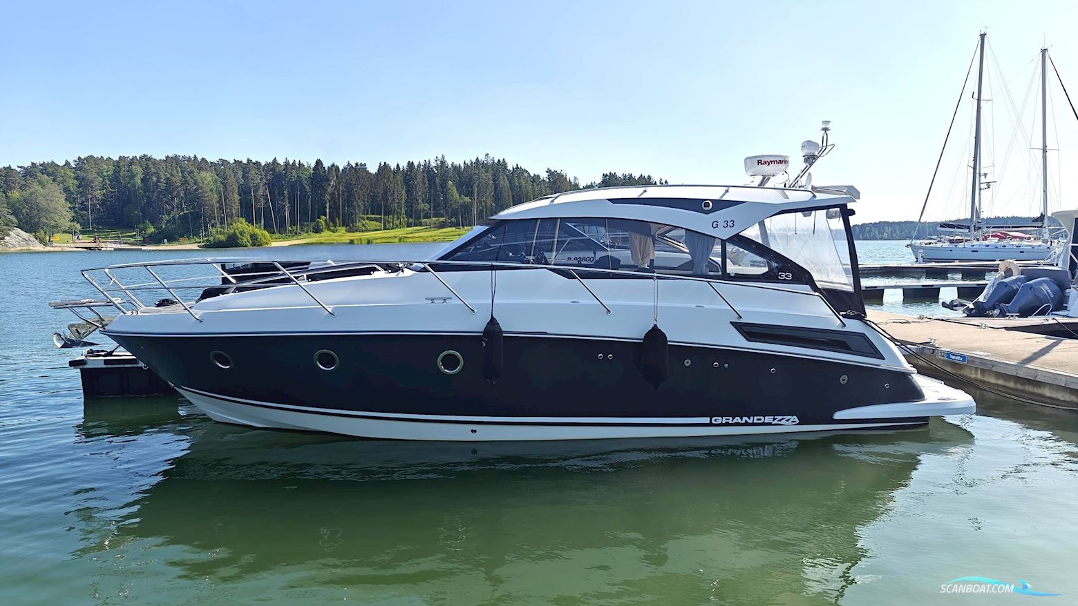 Grandezza 33 OC Motorbåd 2015, med Volvo Penta D3-220 Dps motor, Finland