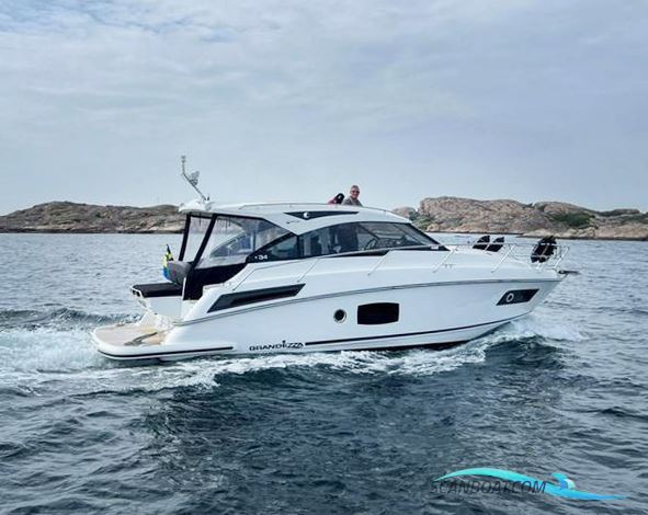 Grandezza 34 OC Motorbåd 2019, med Volvo Penta D6 - 370 motor, Sverige