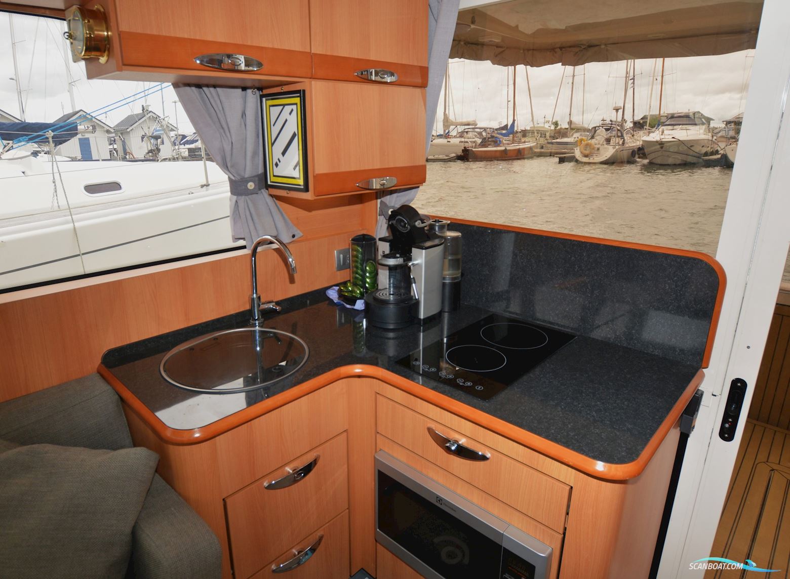 Greenline 33 Hybrid