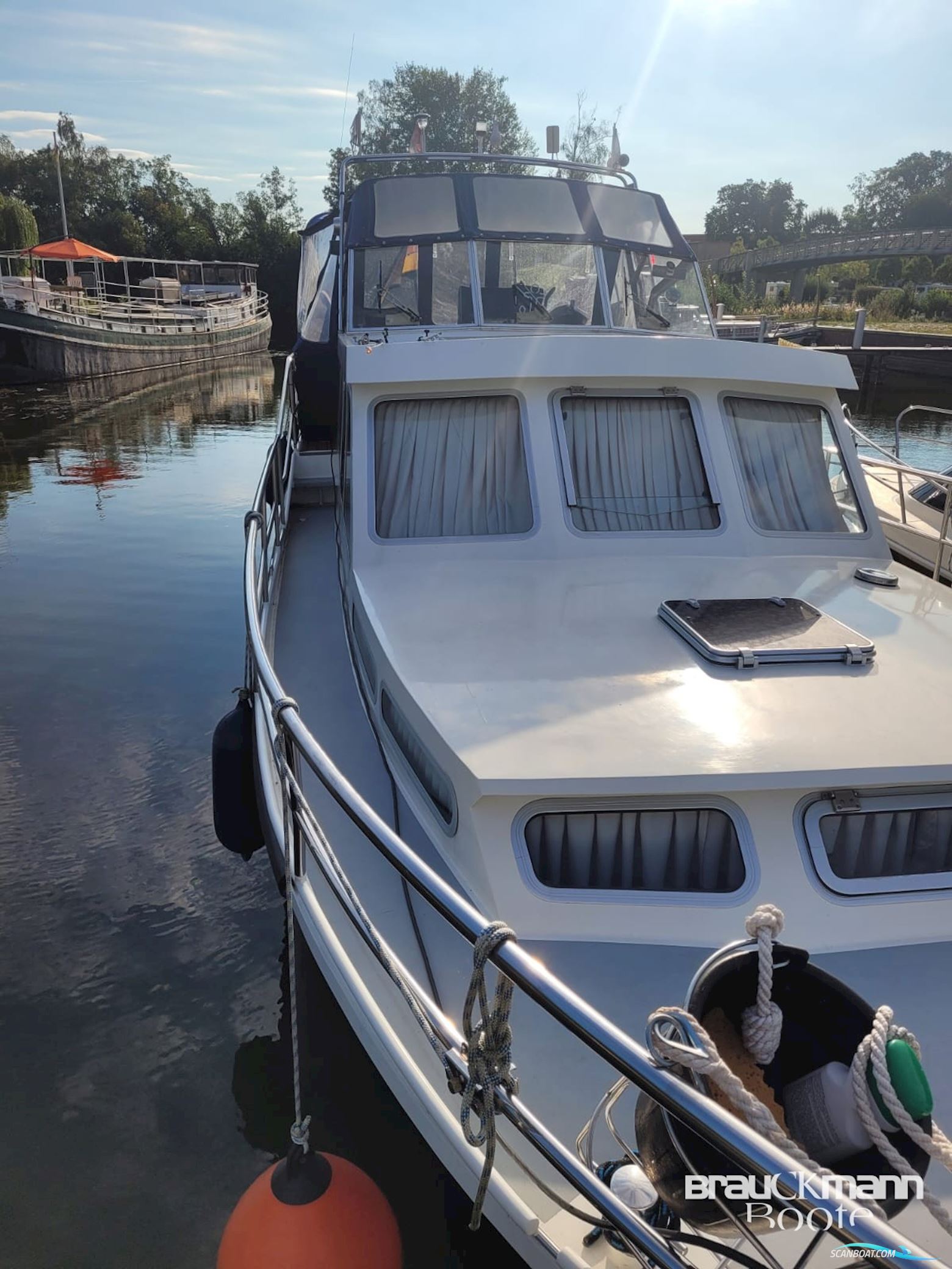 Gruno Motoryachten Intership 1050 B