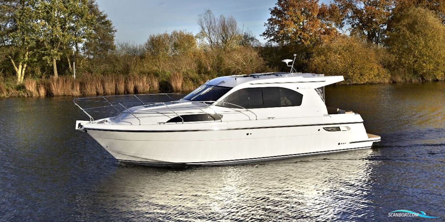 HAINES 32 Sedan Motorbåd 2012, med Nanni motor, England