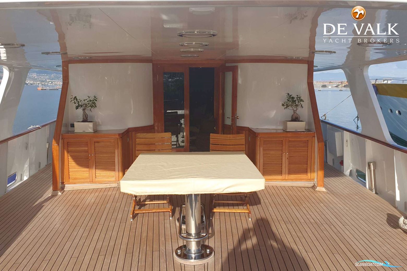 Hall Russell and Co Navetta