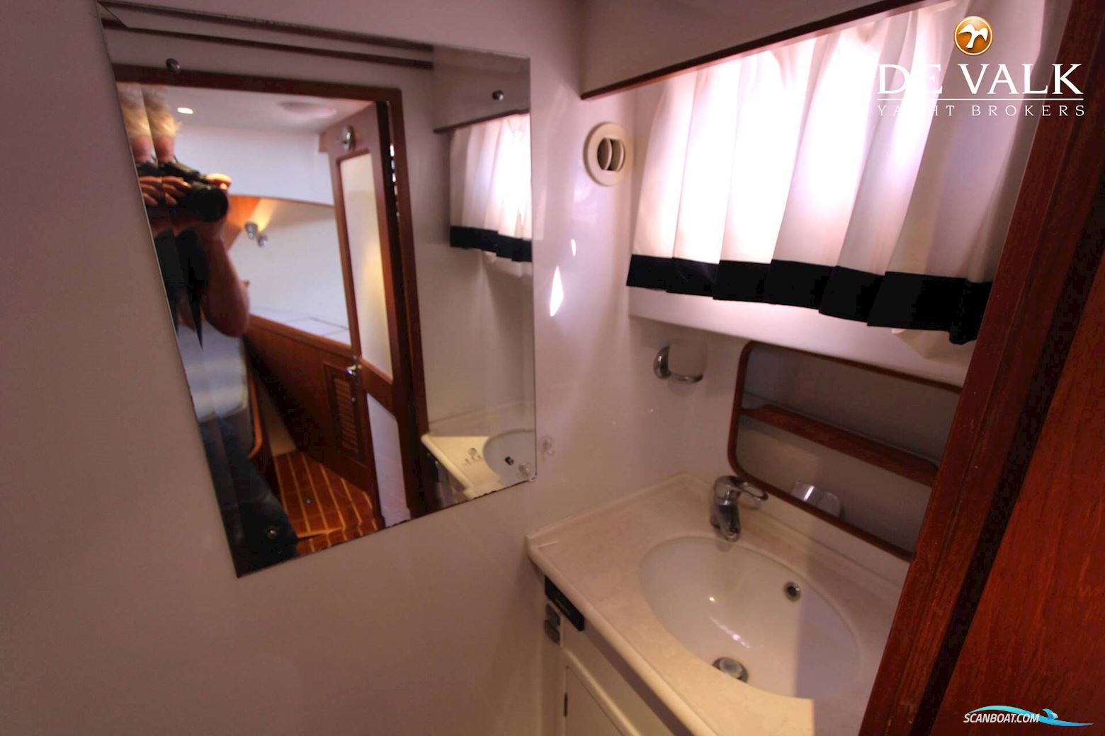 Halvorsen 32 Gourmet Cruiser