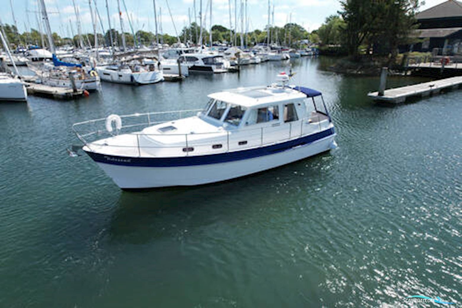 Hardy Marine 32 Commander