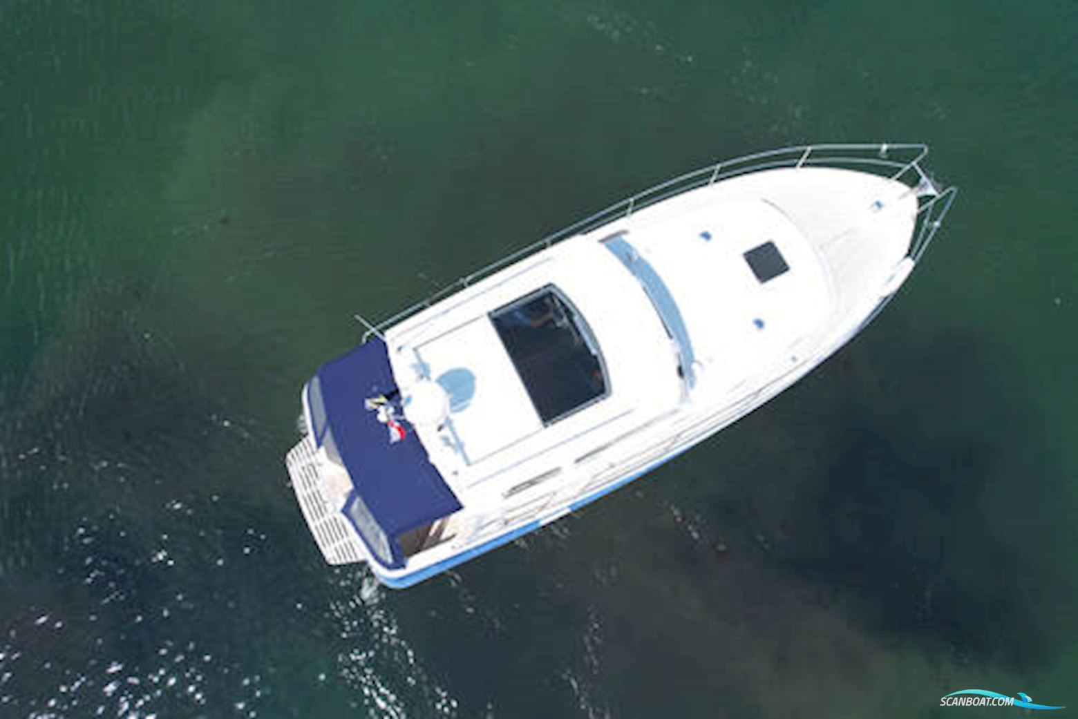 Hardy Marine 32 Commander