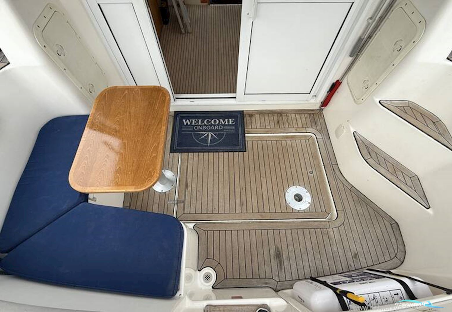 Hardy Marine 32 Commander