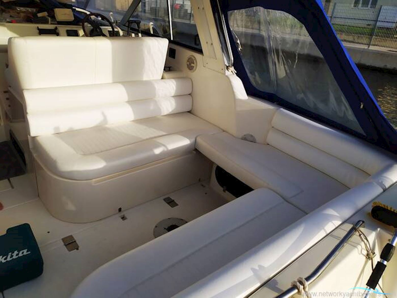 Hardy Marine Seawing 305