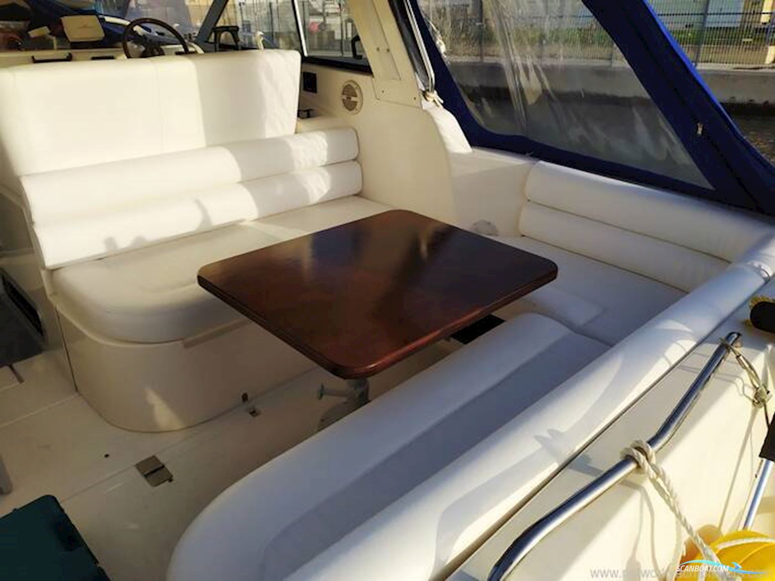 Hardy Marine Seawing 305