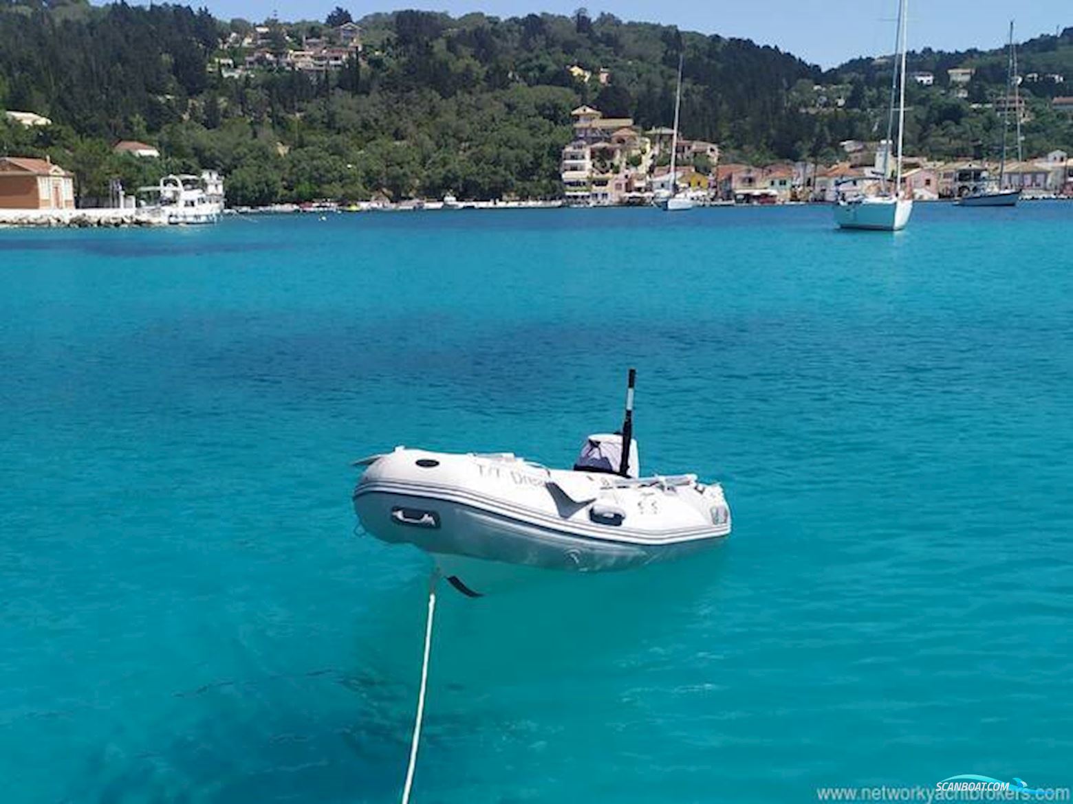 Hardy Marine Seawing 305