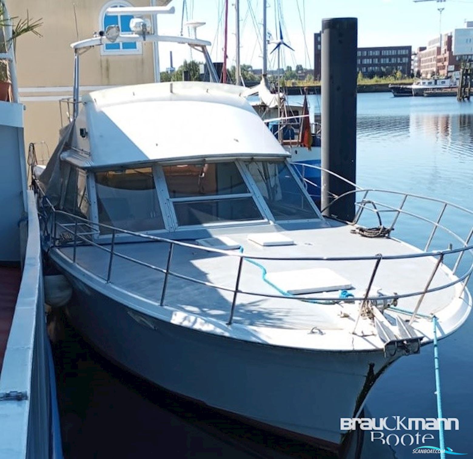Hatteras 14.50 Motorbåd 1982, med Cummins motor, Tyskland