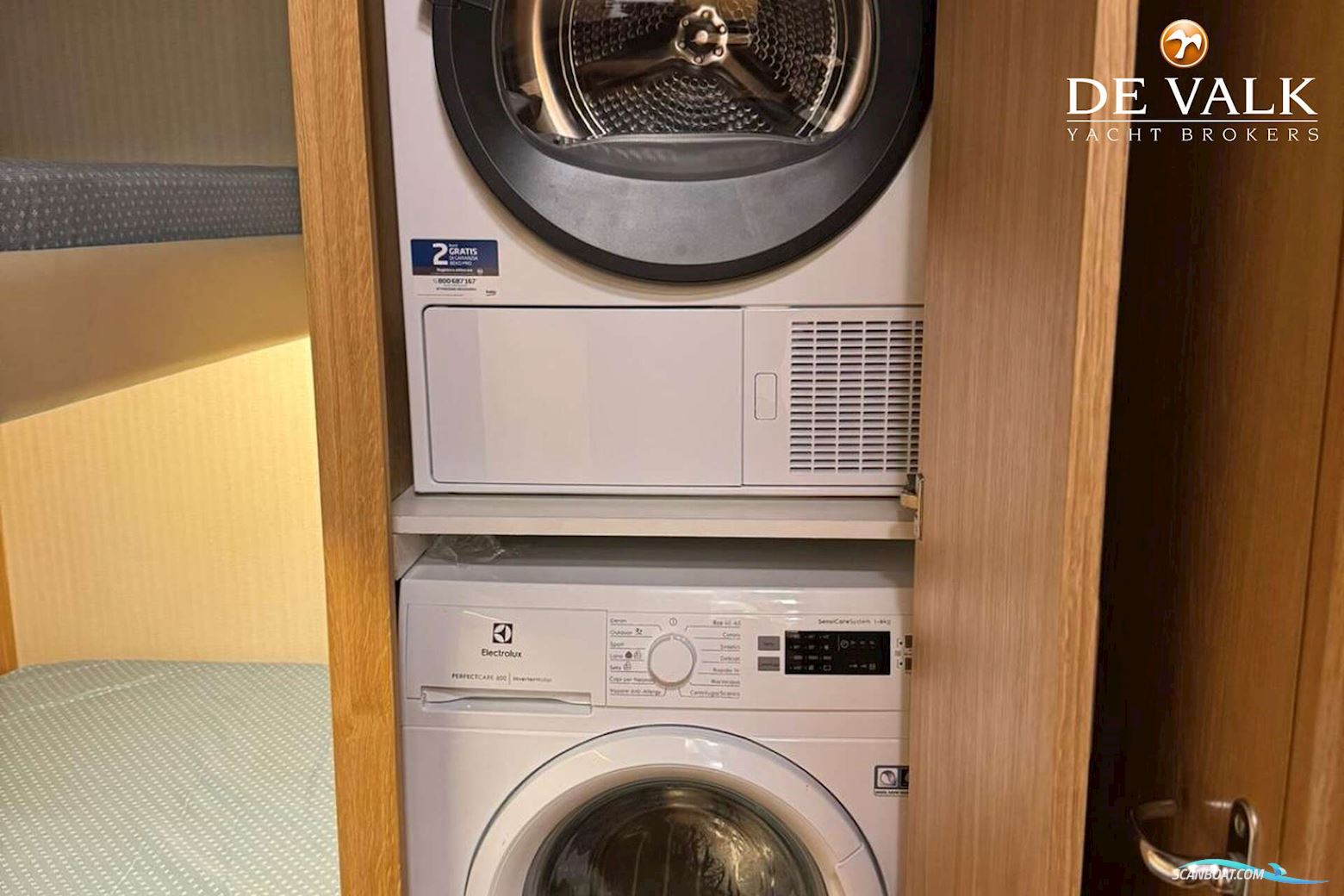 Hatteras 65 Convertible