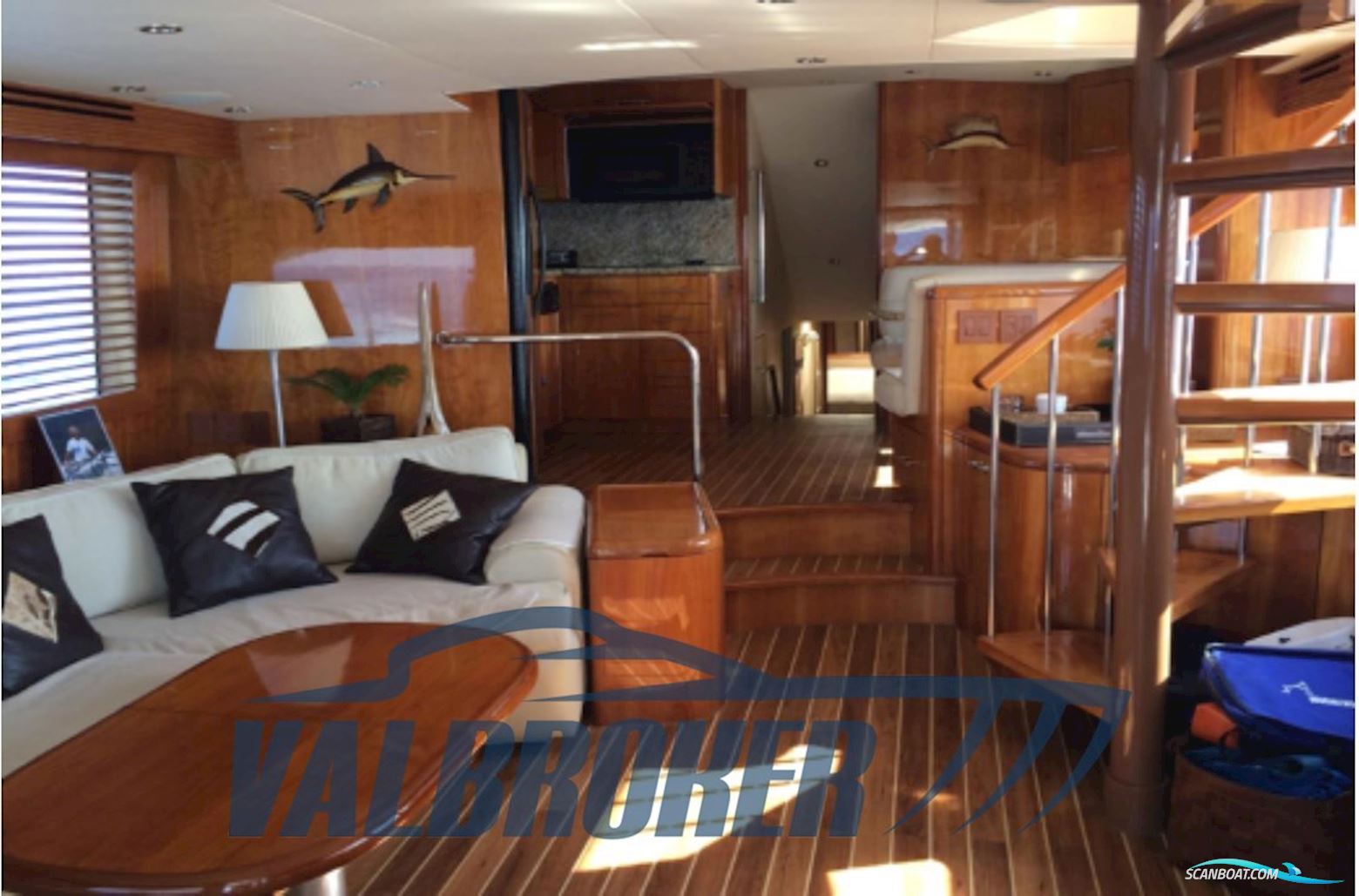 Hatteras 70' Convertible