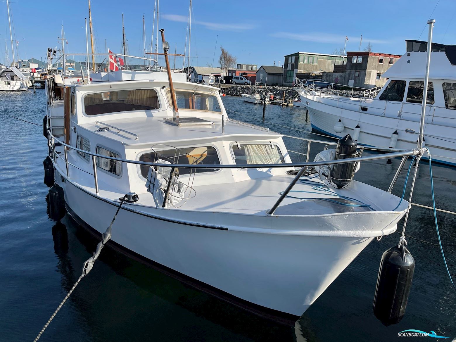 Helårs motorbåd med flybridge 44 fod Hoekstrakruiser