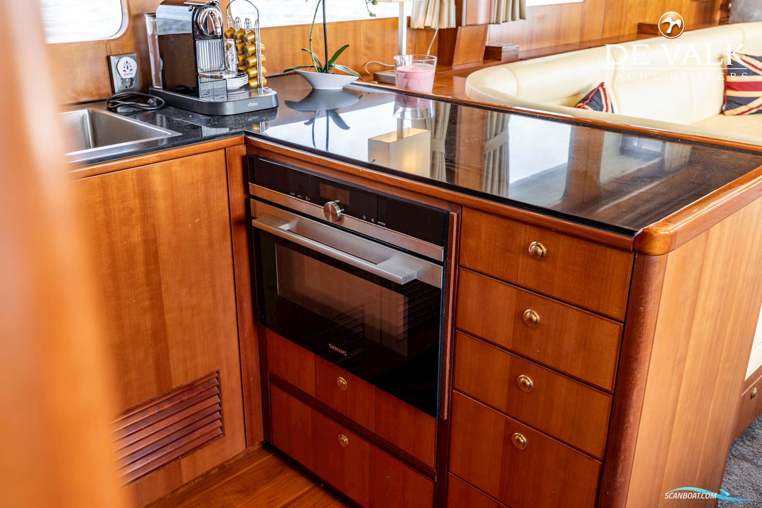 Hershine 61 Pilothouse