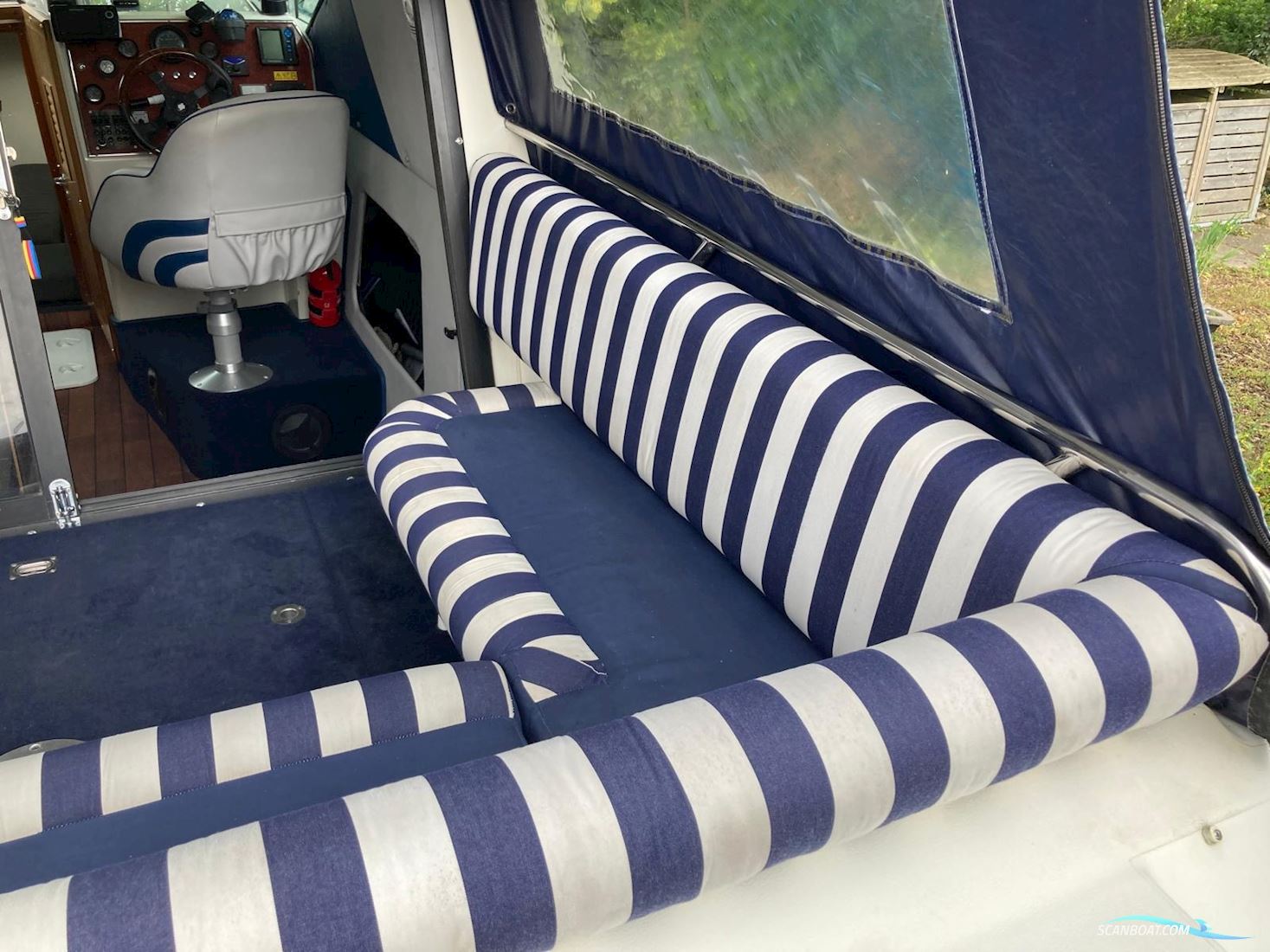 Hilter Royal 840 Flybridge