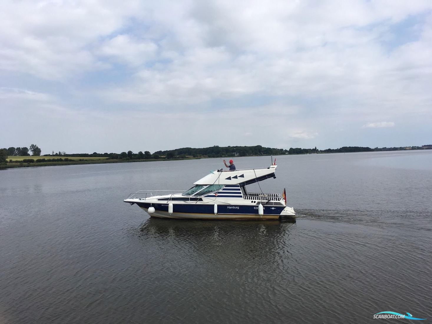 Hilter Royal 840 Flybridge