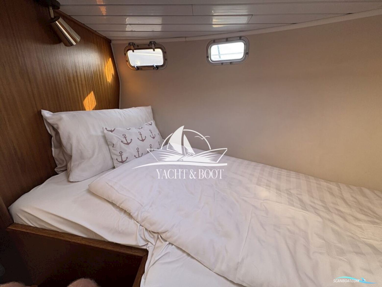 Holländischer Werftbau Crowntrawler 830