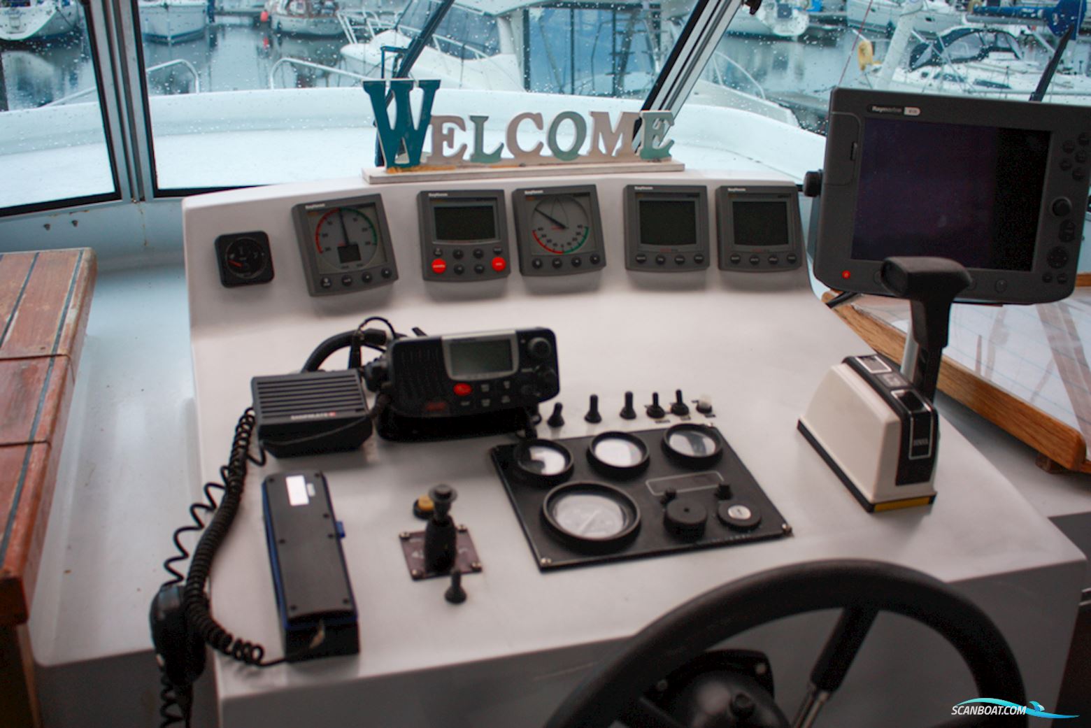 Hollandia 1250 Steel Cruiser