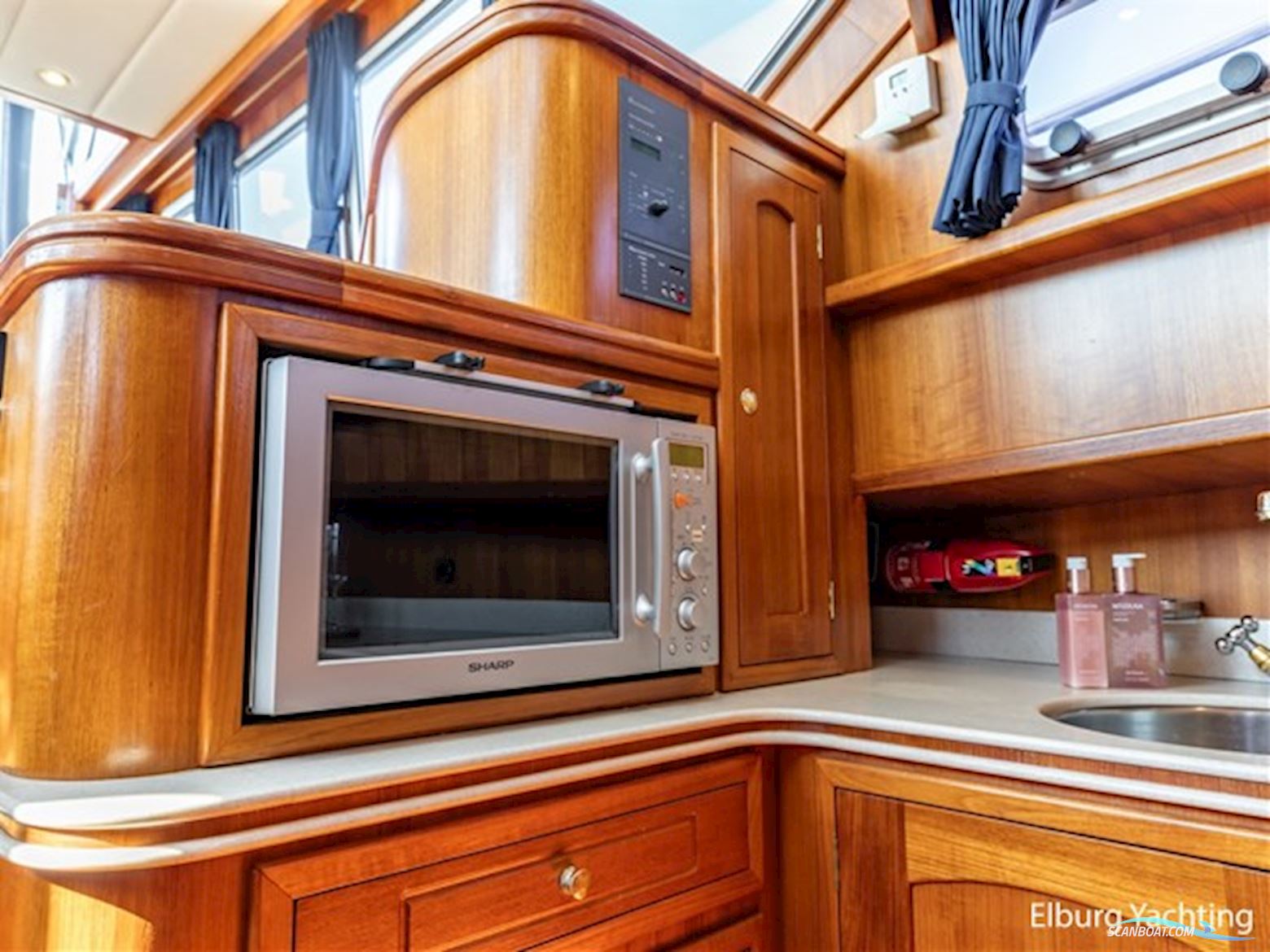 Holterman 48 Trawler - Stabilizers