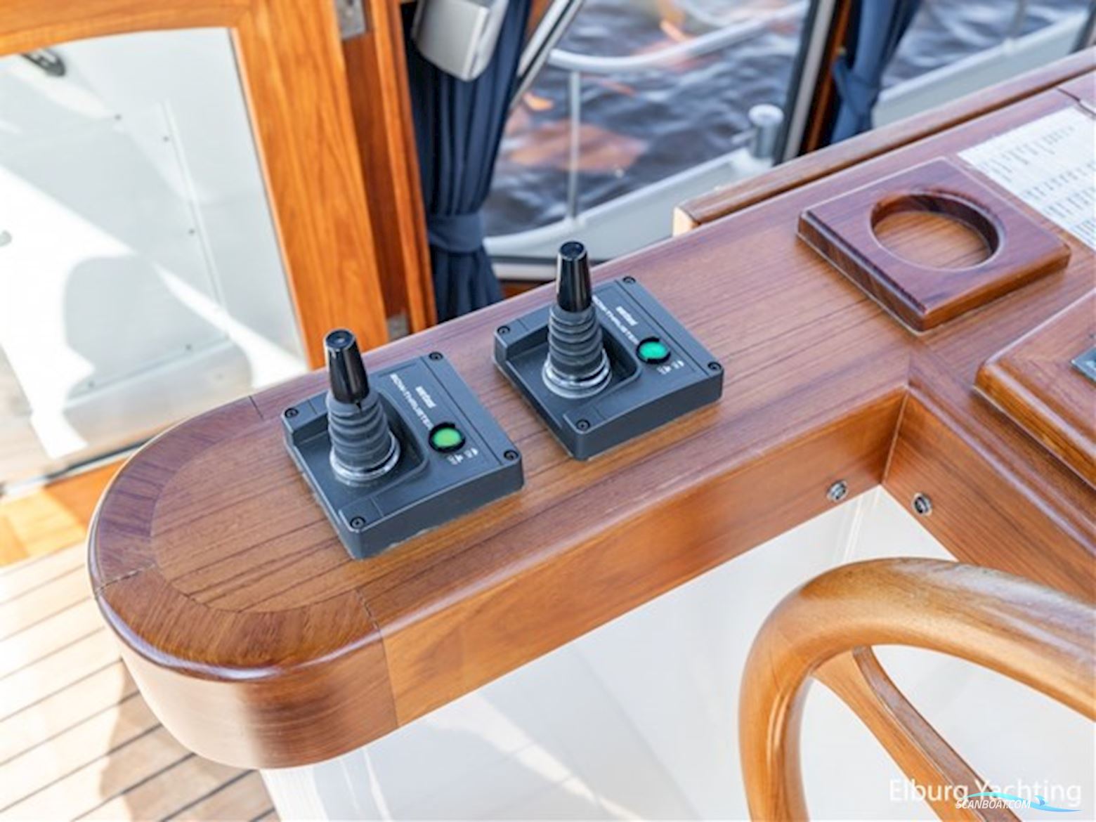 Holterman 48 Trawler - Stabilizers