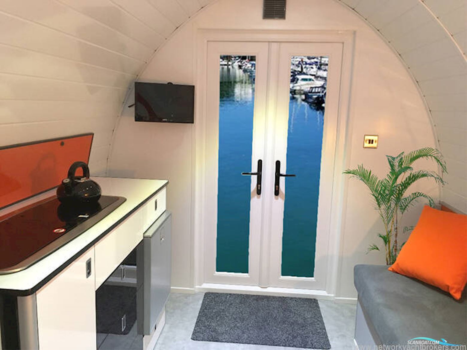 Houseboat MX 24 Glampboat
