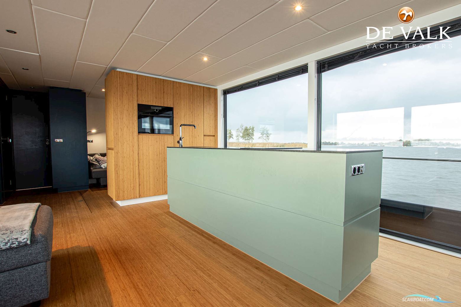 Houseboat Traveller 1500