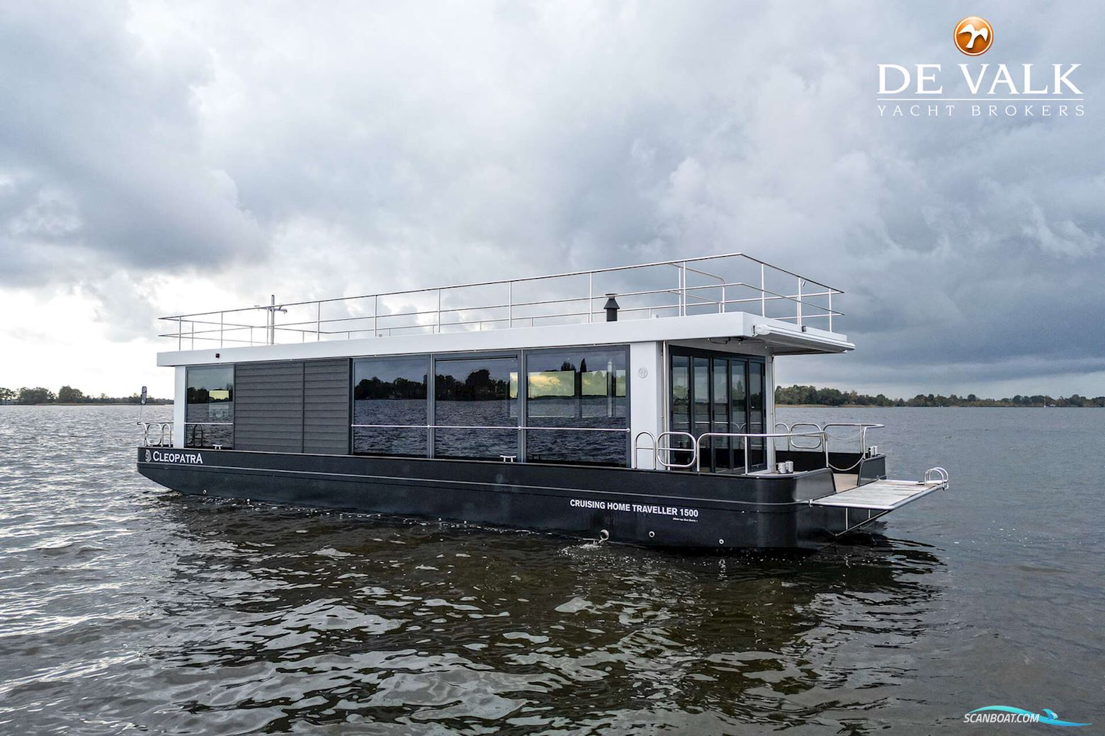 Houseboat Waterloft Luxemotor