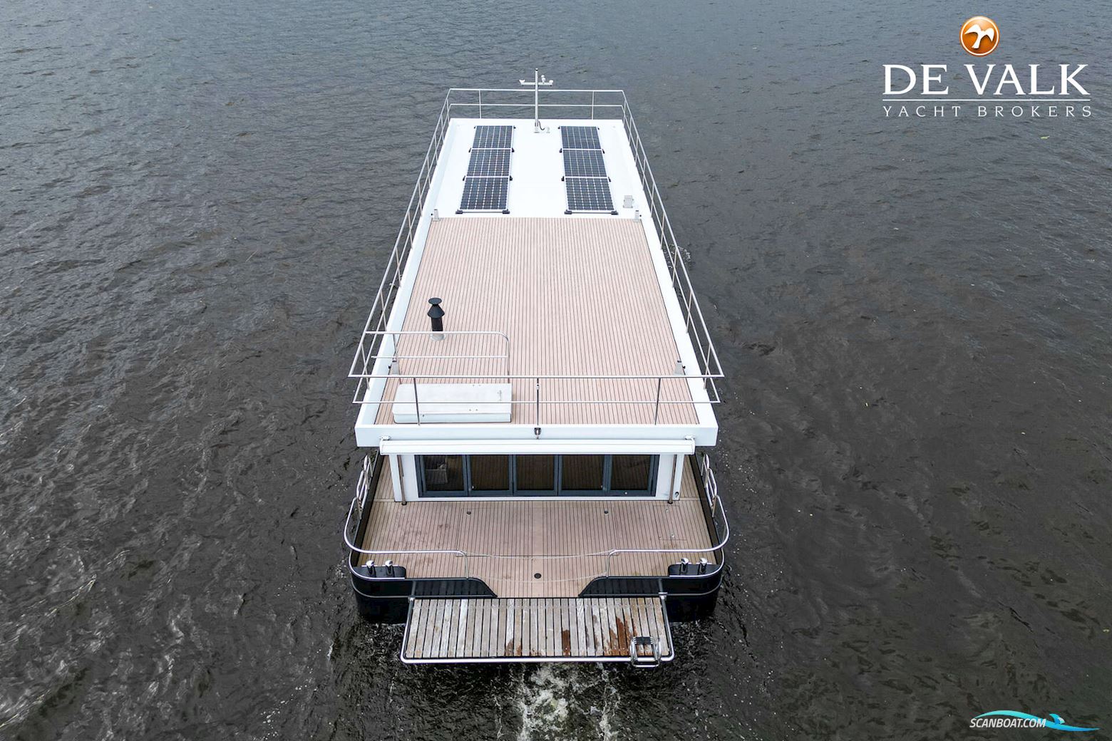 Houseboat Waterloft Luxemotor