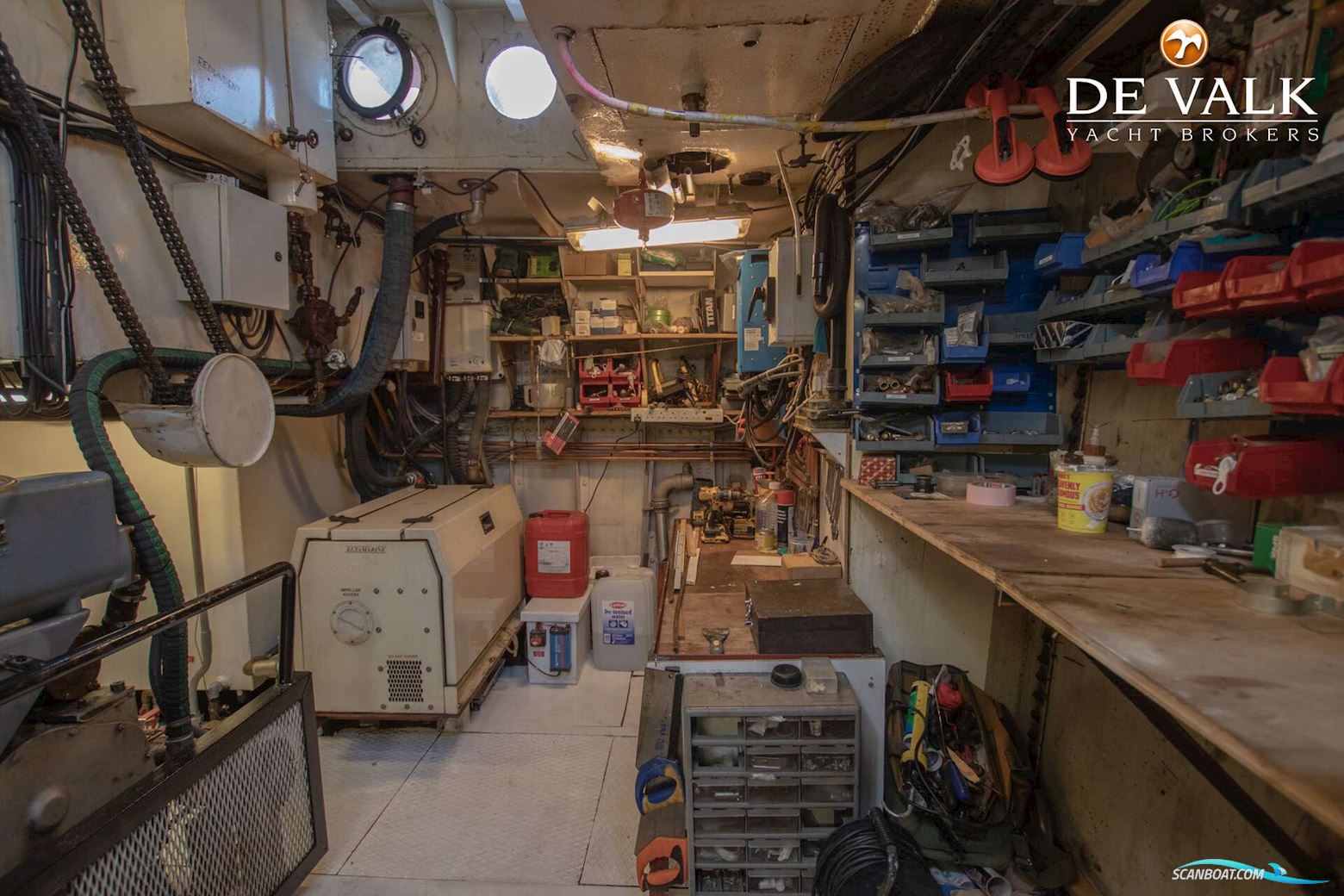 Houseboat Waterloft Luxemotor Spitz 38M