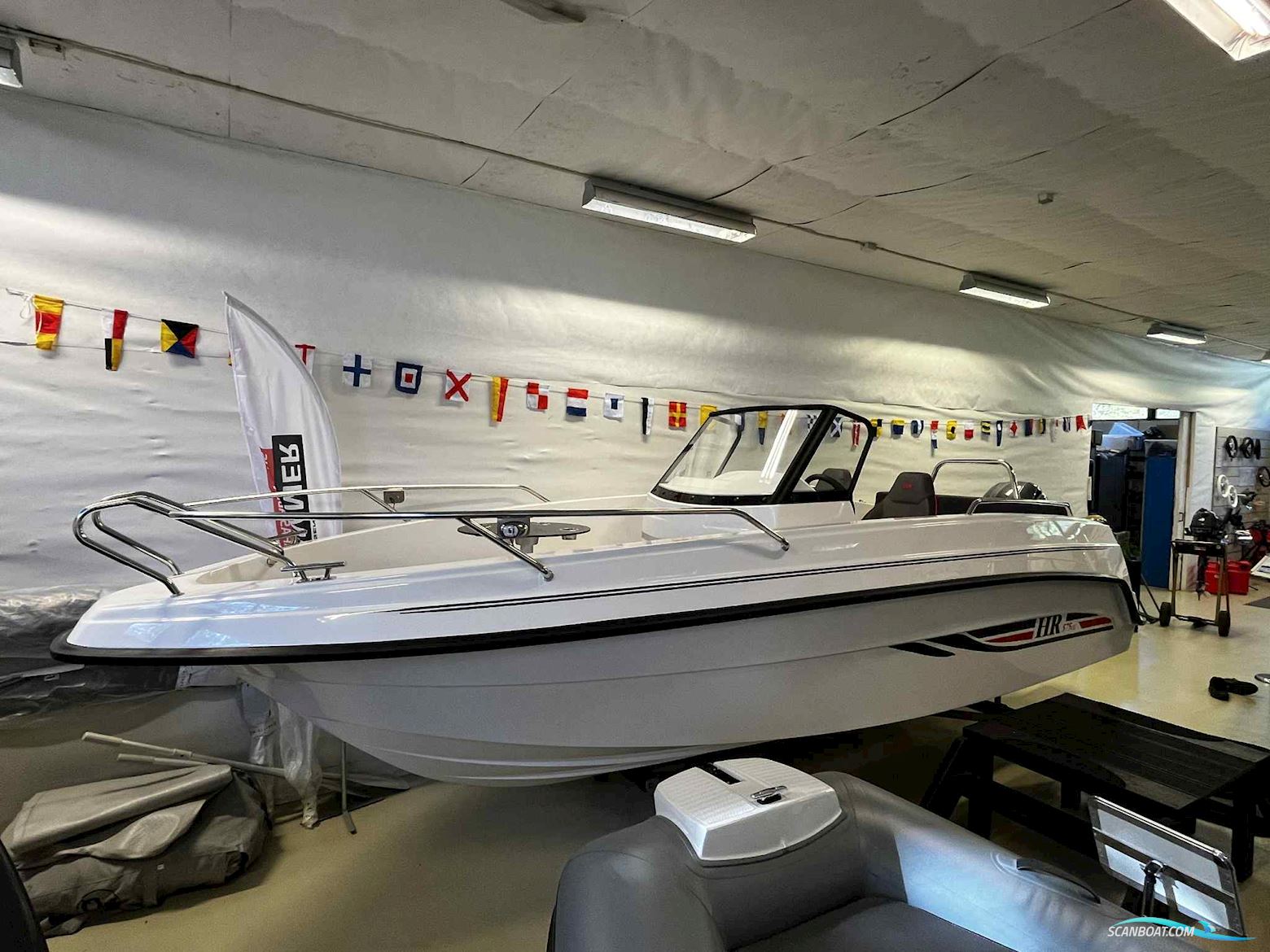 HR 575 CC med 115 hk Yamaha og trailer